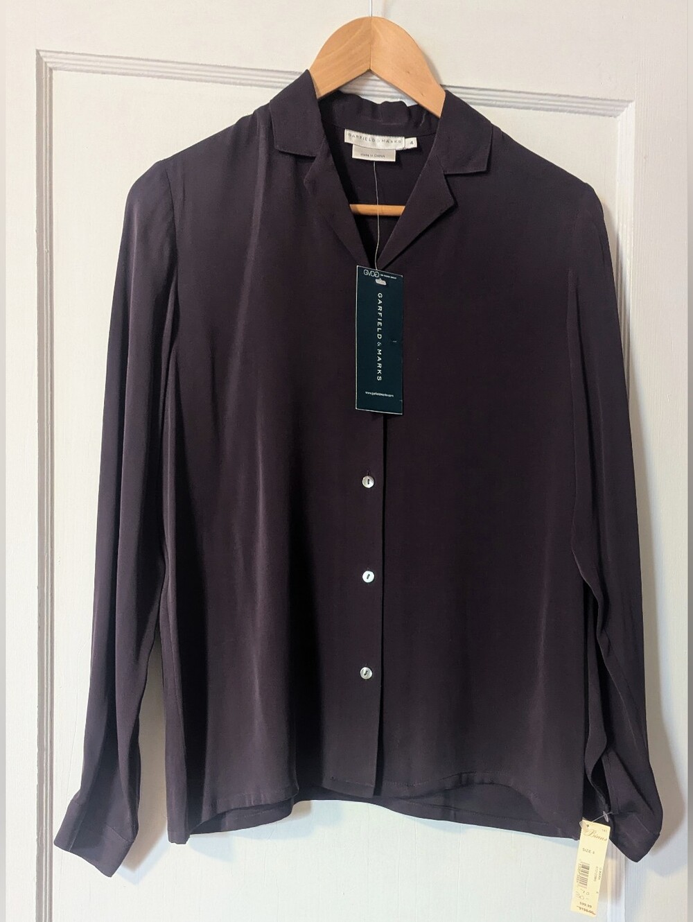 Garfield & Marks Collection Womens  Purple Silk Button-Up Blouse. Size Small